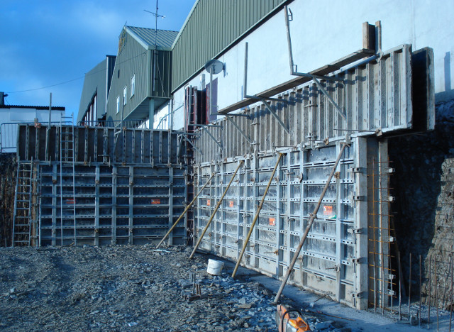 IRELAND, DUBLIN - HOUSING NEIGHBORHOOD COMPLETION