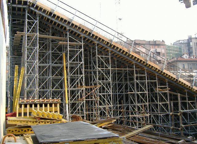 ITALY, MILAN - MUTIFUNCTIONAL BUILDINGS